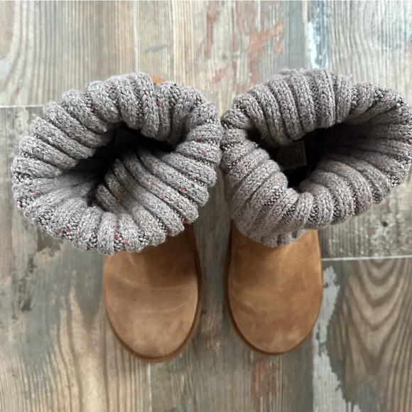 UGG Cambridge Cable Knit Fold Over - Picture 6 of 12